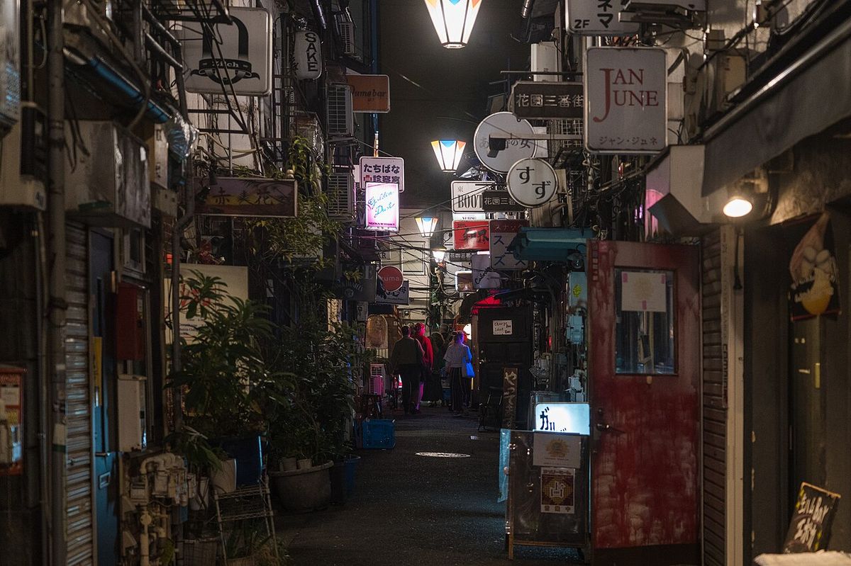 Golden Gai, six ruelles, deux cents bars